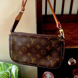 “LV” Pochette Shoulder Bag